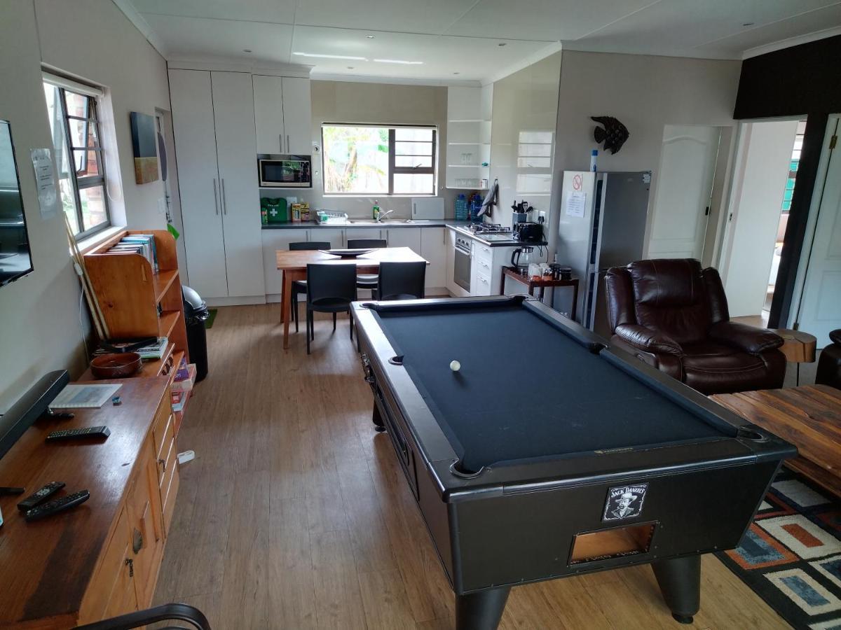 2 Bedroom Guest Suite At A-Frame Glengariff Beach Glen Eden Kültér fotó